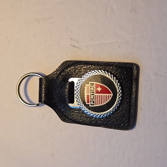 NEW VINTAGE PONTIAC GM KEY RING KEY FOB - Picture 3 of 4